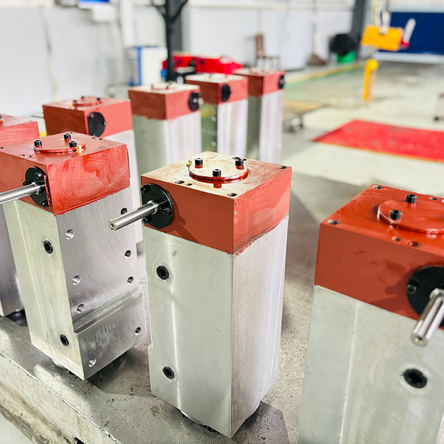 Sıradan pres fren hidrolik silindir